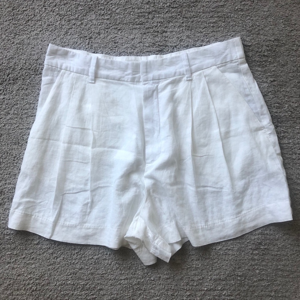 GAP White Linen Blend Pleated Women’s Shorts